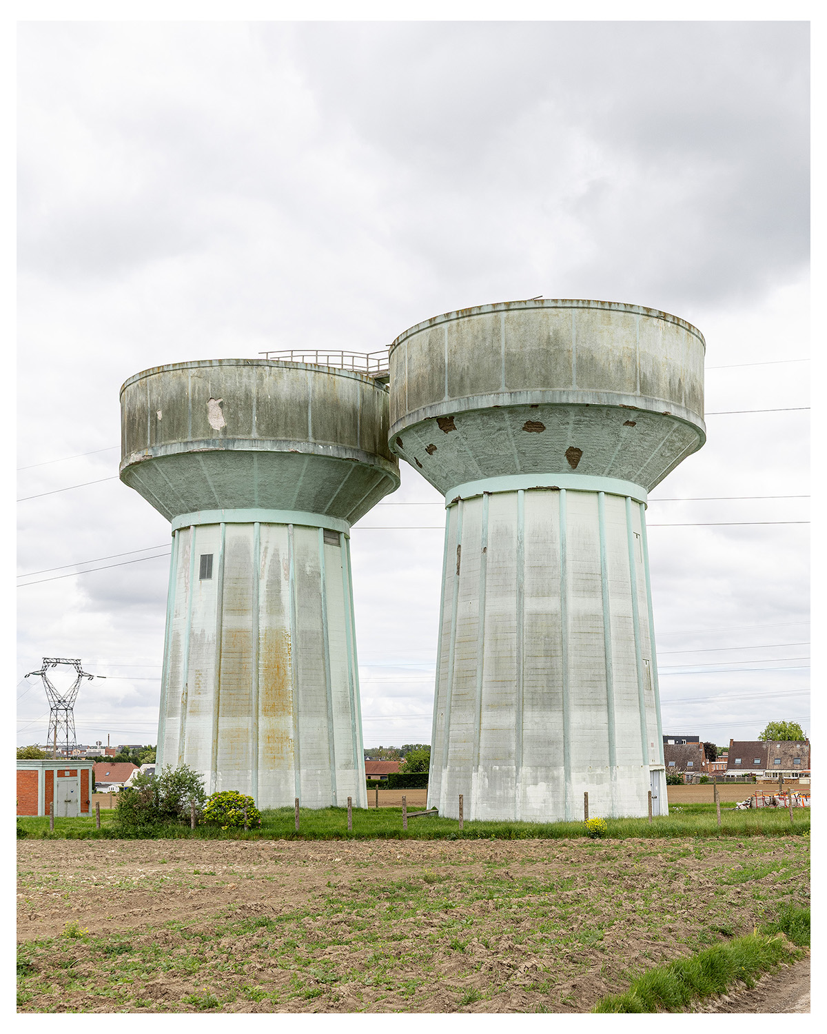 Photographie d'architecture et de patrimoine, Lille, Nord, Hauts-de-France. Châteaux d'eau à Vendin-le-Vieil ©Thomas Karges