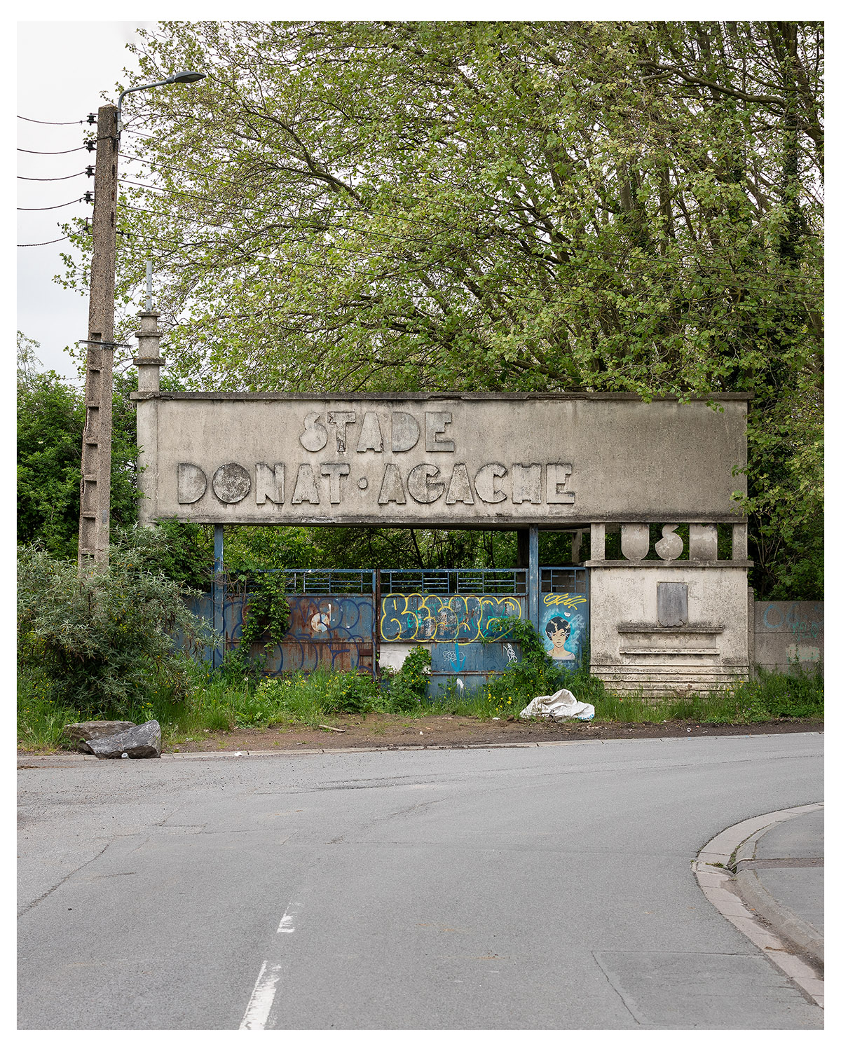 Photographie d'architecture et de patrimoine, Lille, Nord, Hauts-de-France. Ancienne entrée du stade Donat-Agache à Saint-André-lez-Lille ©Thomas Karges