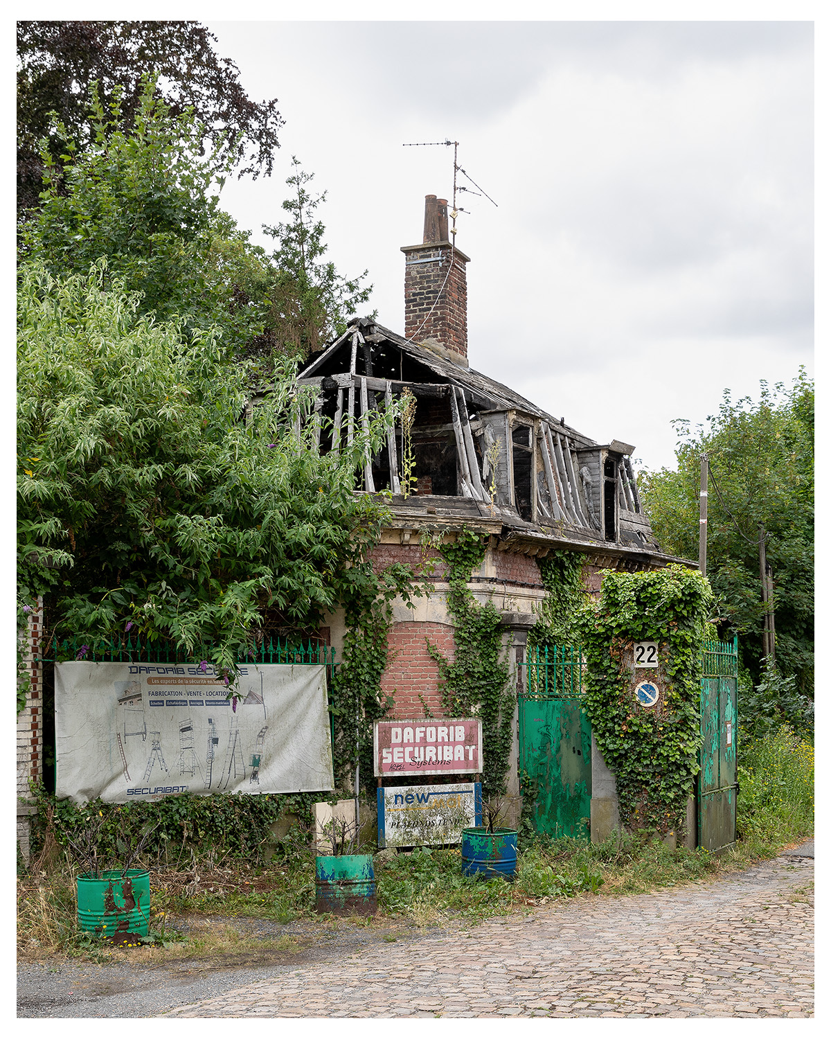 Photographie d'architecture et de patrimoine, Lille, Nord, Hauts-de-France. Ancienne entrée d'usine à Haubourdin ©Thomas Karges