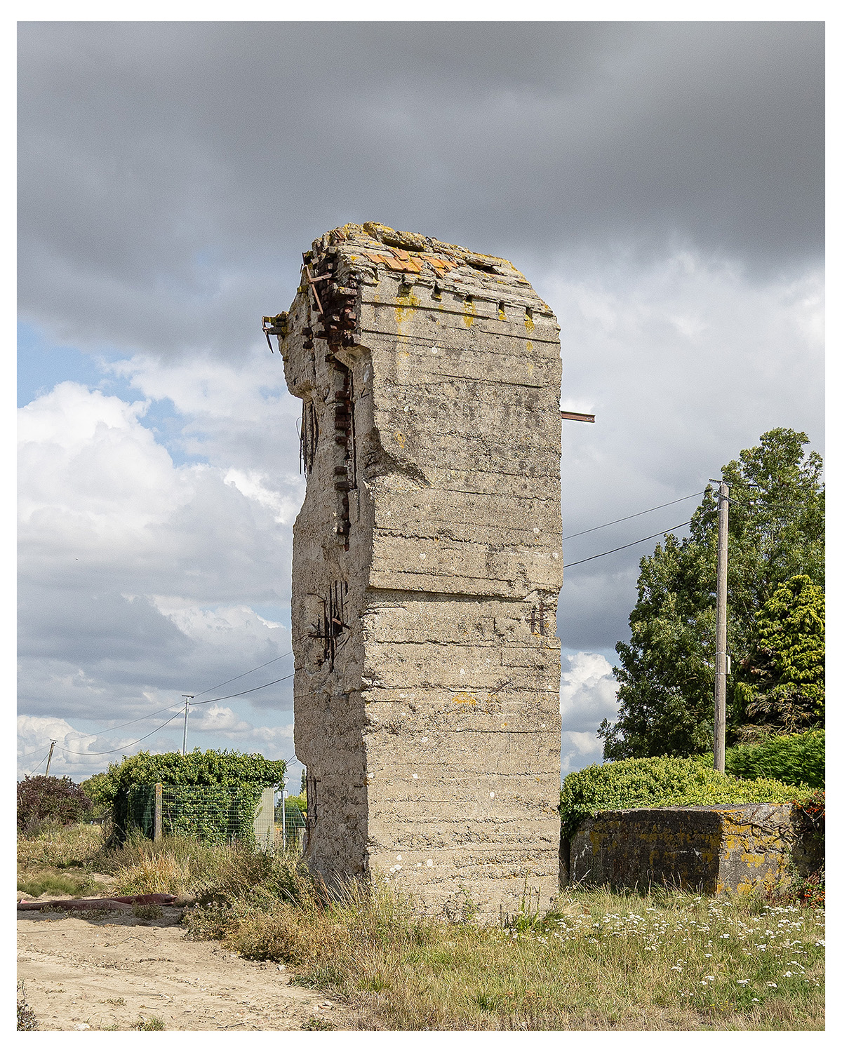 Photographie d'architecture et de patrimoine, Lille, Nord, Hauts-de-France. Tour d'observation Blockhaus à Frelinghien ©Thomas Karges